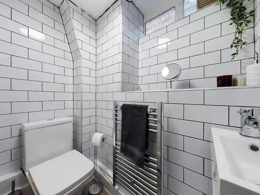 1 King Street Accommodation Delph 펜션